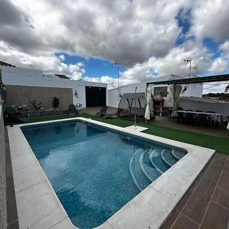 Vtar Con Piscina Holiday home *